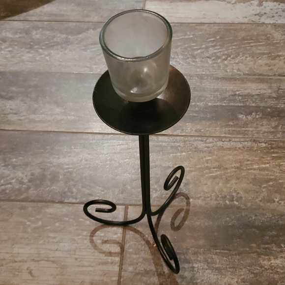 Metal candle holder